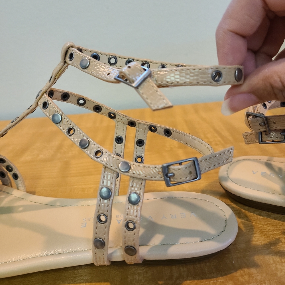 NWOT Very Volatile LA Strappy Sandals - Picture 4 of 10